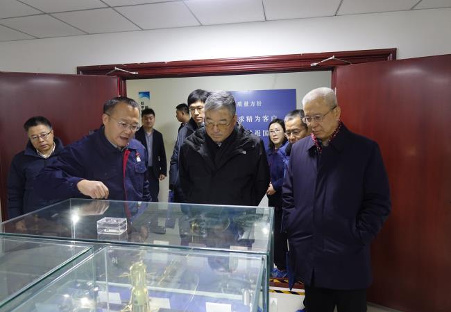 國機(jī)集團(tuán)黨委書記、董事長張曉侖到軸研所調(diào)研