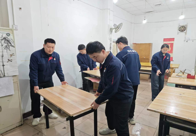傳承雷鋒精神，勇于奉獻擔當